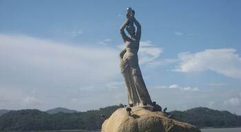 Fisher Girl statue in Zhuhai