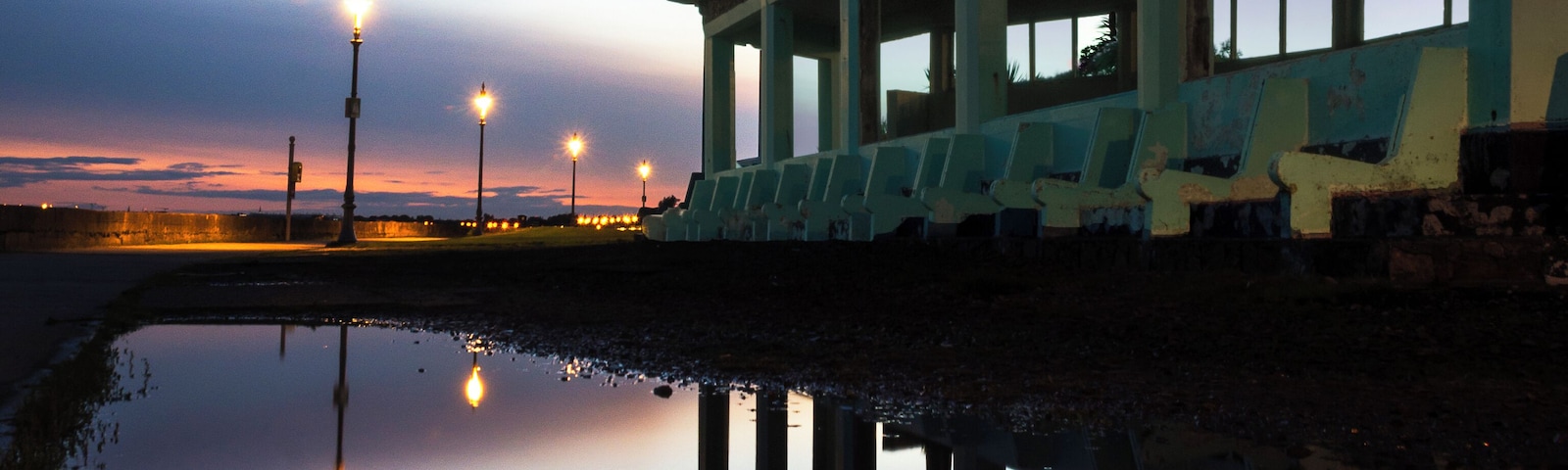 #BvS100k
This image was taken on the Clontarf promenade. This large shelter is located on the Clontarf road. Nice place for walking your dog, jogging etc. And there's a cycle track aswell.