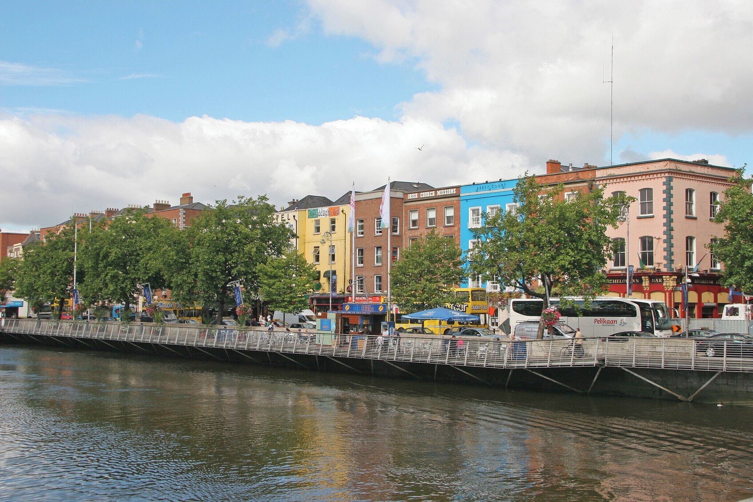 August 2007

The centre of Dublin almost has a feeling of being in Amsterdam with its colourful buildings sitting alongside the canal.