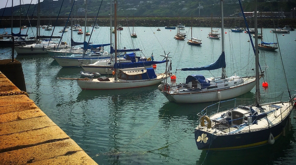 What a wonderful discovery was made here. The BB was booked without prior knowledge of the little town on the coast for an attempt was made not to stop in Dublin itself but on the outskirts. A pleasant surprise and we found ourselves staying here more than visiting Dublin itself. The people were so friendly and happy to chat. Felt so at home here and will most definitely will return one day.