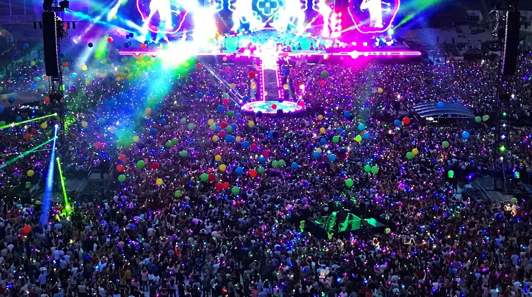 #Travel #Trip #Holiday #Vacation #TravelGram #InstaTravel #Wanderlust #Weekend #Europe #Ireland #Eire #Dublin #DublinCity #City #CrokePark #Coldplay #ColdplayDublin #AHFODTour #GirlsWeekend #Girls #Friends