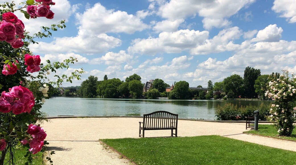 Cute Park (Enghien-les-Bains, France)
#park #summer #france #europe
June 2019 - iPhone 8