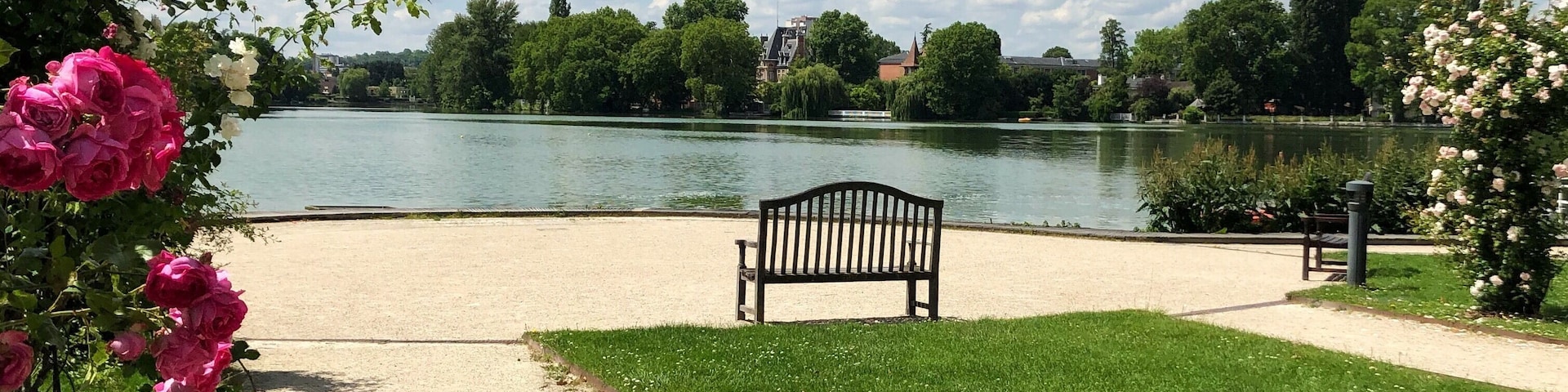 Cute Park (Enghien-les-Bains, France)
#park #summer #france #europe
June 2019 - iPhone 8