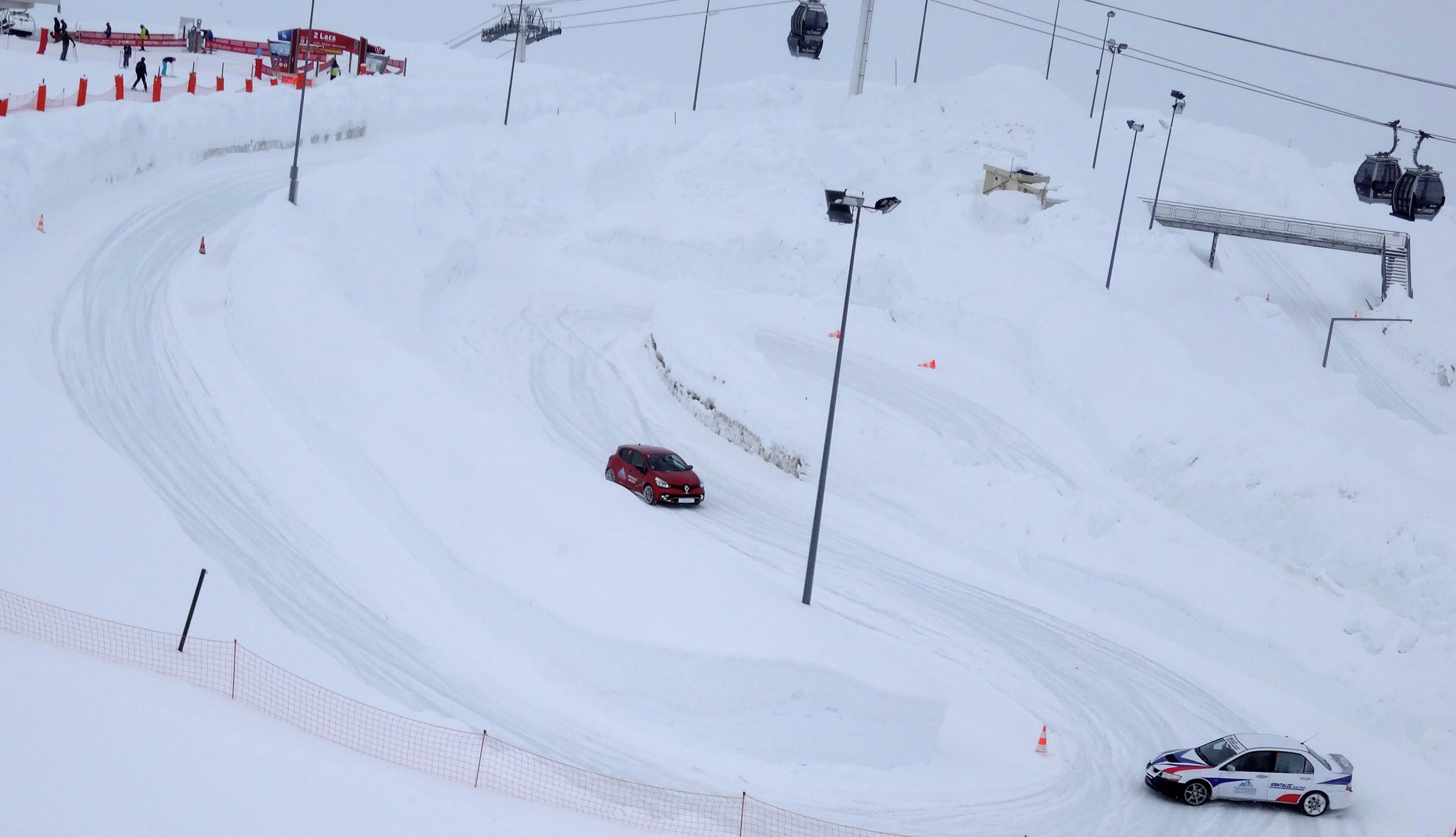 ICE DRIVING VAL THORENS : Le circuit

UNDER THE SPONSORSHIP OF ALAIN PROST
The circuit is named after car champion Alain Prost. 

Highest Altitude European circuit 2200 meters
760 meters long, 10 to 12 wide
