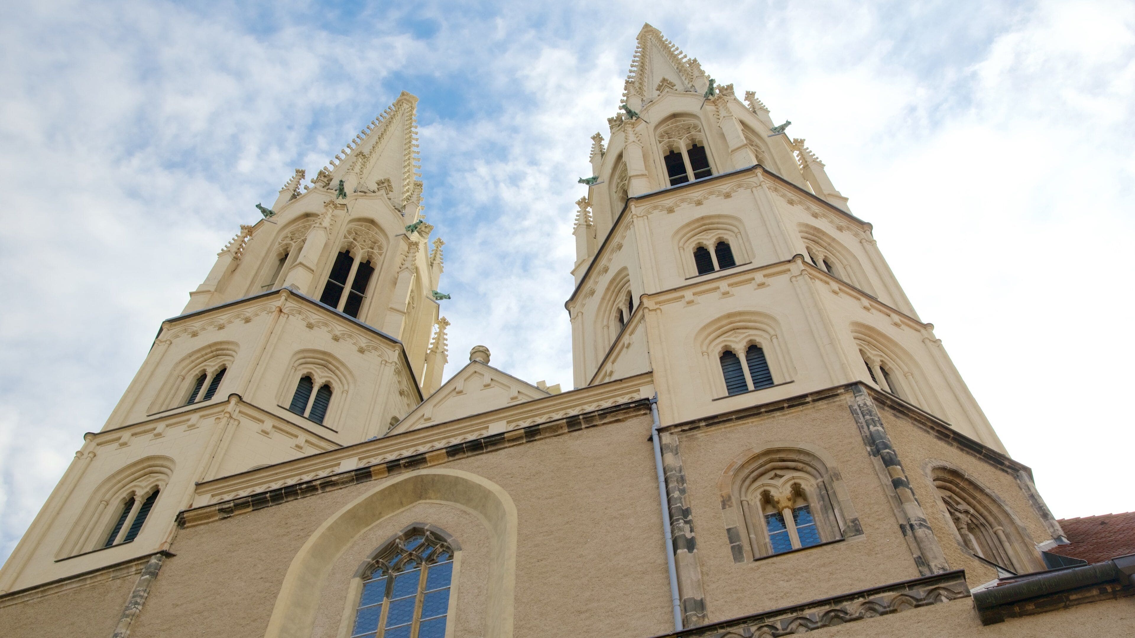 Goerlitz which includes a church or cathedral
