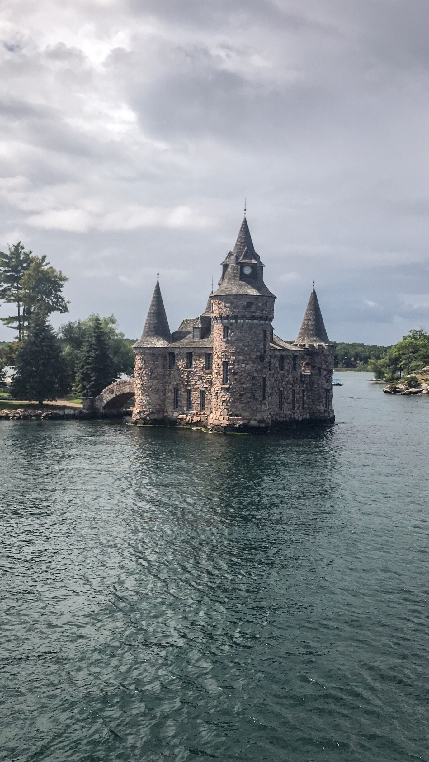 Boldt Castle is located in one of the islands of Thousand Island.