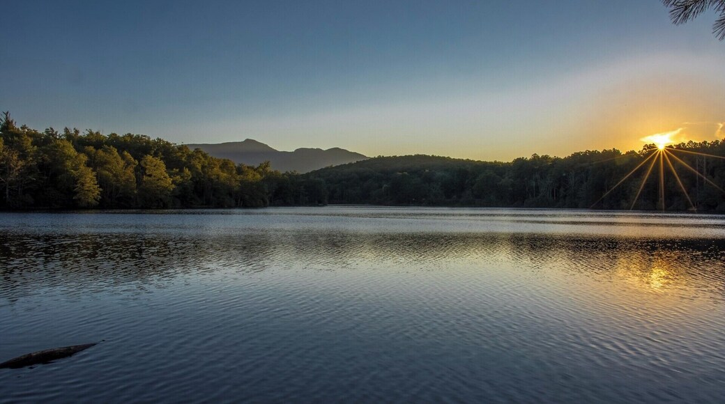 The beautiful Price Lake at sunset. There is a wonderful 2+ mile trail that loops around the lake. Learn all about it here:
https://www.hdcarolina.com/episode/price-lake-trail
#AquaTrove