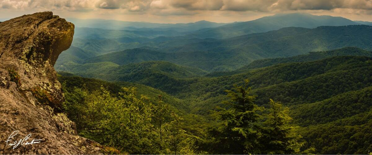 Took a day trip up to Blowing rock overcast and cloudy day then suddenly the sun broke through and able to capture this picture