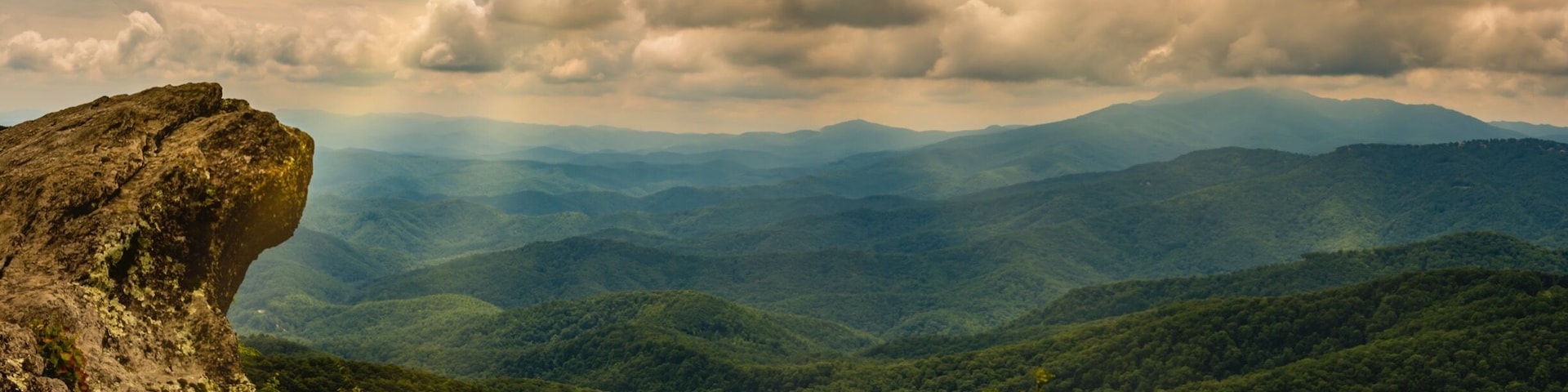 Took a day trip up to Blowing rock overcast and cloudy day then suddenly the sun broke through and able to capture this picture