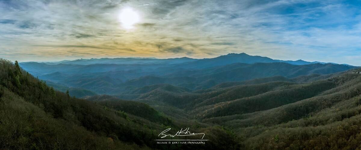 The panoramic view from one of the observation overlooks at Blowing Rock.
#BvSSpring
#BvSMountains
