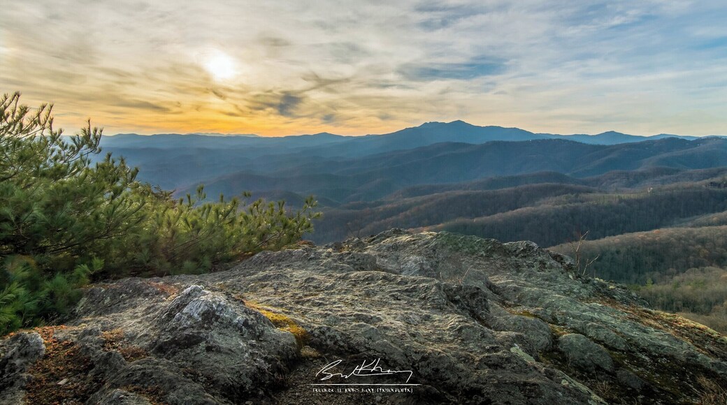 Another view from Blowing Rock.
#BvSSpring
#BvSMountains