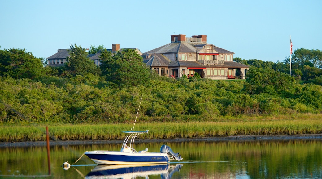Chatham which includes a house and boating