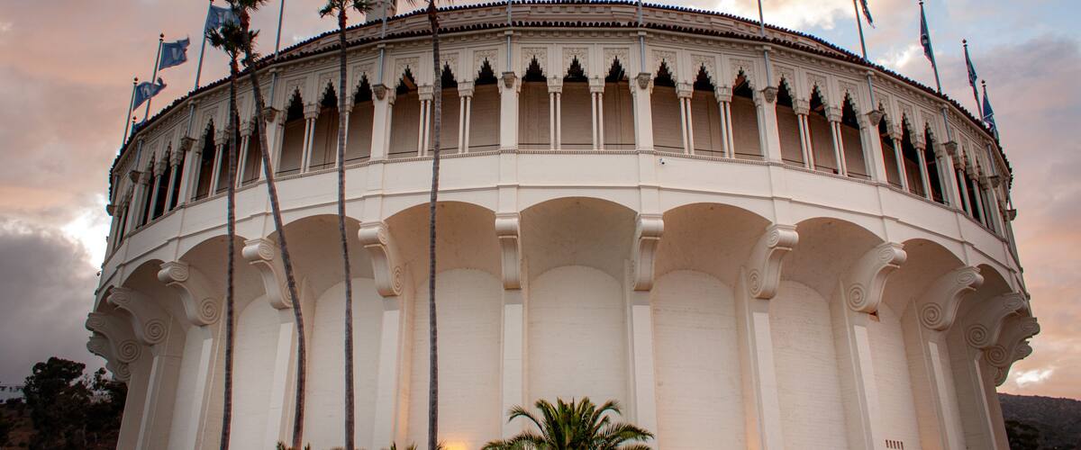 A Star of The Show
#landscape #building #architecturephotography #islandlife #island #mountains #catalina #travel #holiday #casino #photography #mood #clouds #lights #storm #showers #nubes #nuvole #potd #photo #fotó #foto #picoftheday #PhotoOfTheDay #pic #abc7eyewitness #nbcla