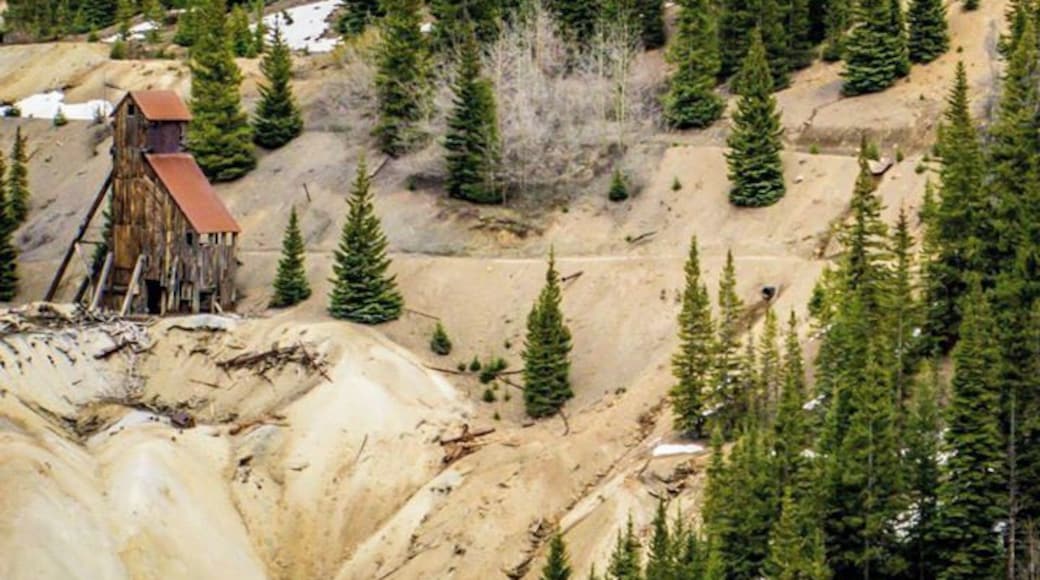 This is a wonderful mining district right along Highway 550 in Colorado. You can access it even closer via road 31.