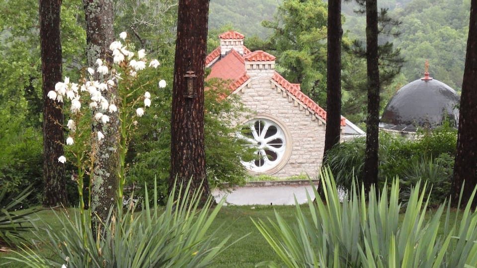 On our road trip from Texas to Eureka Springs, we discovered this quaint church nestled in amongst the trees, situated just below the Crescent Hotel. LOVE Eureka Springs. #quirky, #hippydippy #roadtrip