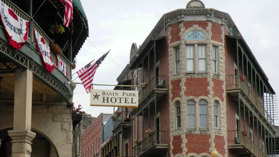 Eureka Springs featuring heritage architecture and signage