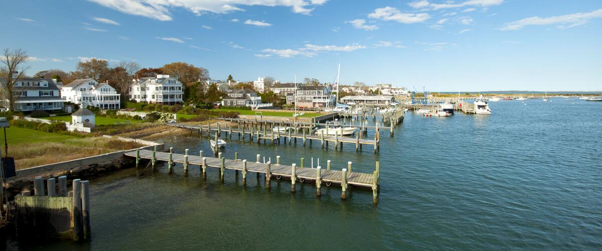 view on Edgartown Harbour, Martha�´s Vineyard, New England, Massachusetts, USA, Blick auf den Hafen von Edgartown auf Marthas Vineyard, Neu England; Shutterstock ID 101644681