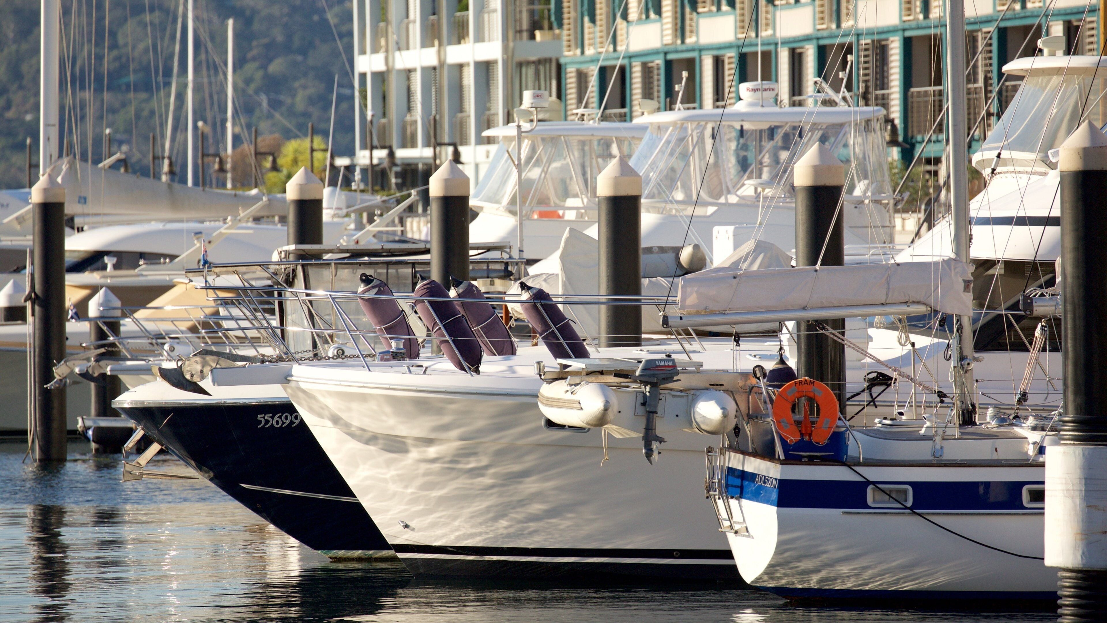 วูลลูมูลู ซึ่งรวมถึง ท่าจอดเรือ