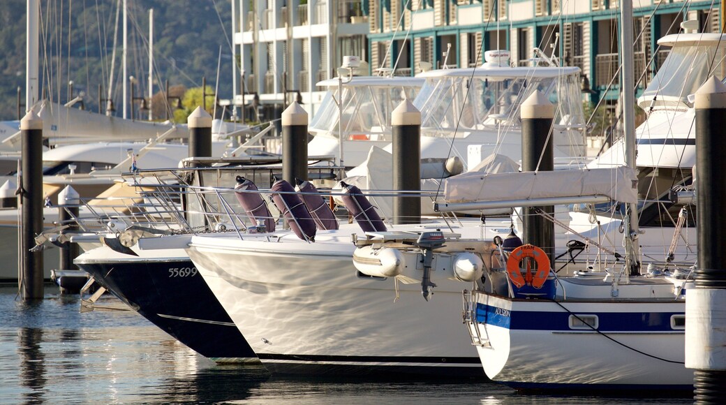 วูลลูมูลู ซึ่งรวมถึง ท่าจอดเรือ