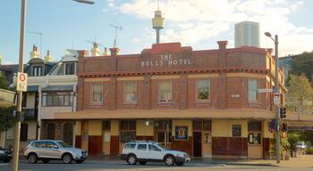 Woolloomooloo which includes a hotel