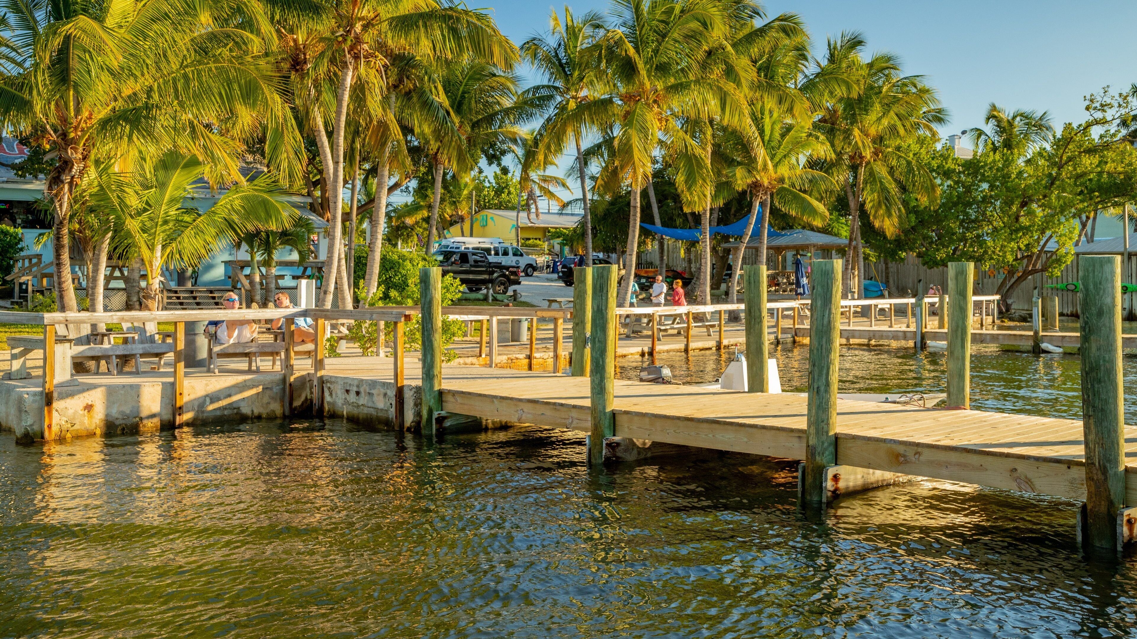 Islamorada showing a bay or harbor