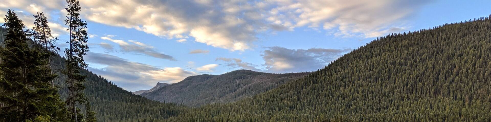 ||Monarch Lake||
•
Arapaho and Roosevelt National Forest. Indian Peaks Wilderness
•
≈ 4 mile loop. Monarch Lake Trailhead
•
Morning stillness
•
#MonarchLake #Lake #Adventure #ArapahoAndRooseveltNationalForest #IndianPeaksWilderness #Colorado #Hiking #Adventure #Nature #Photography #Landscape