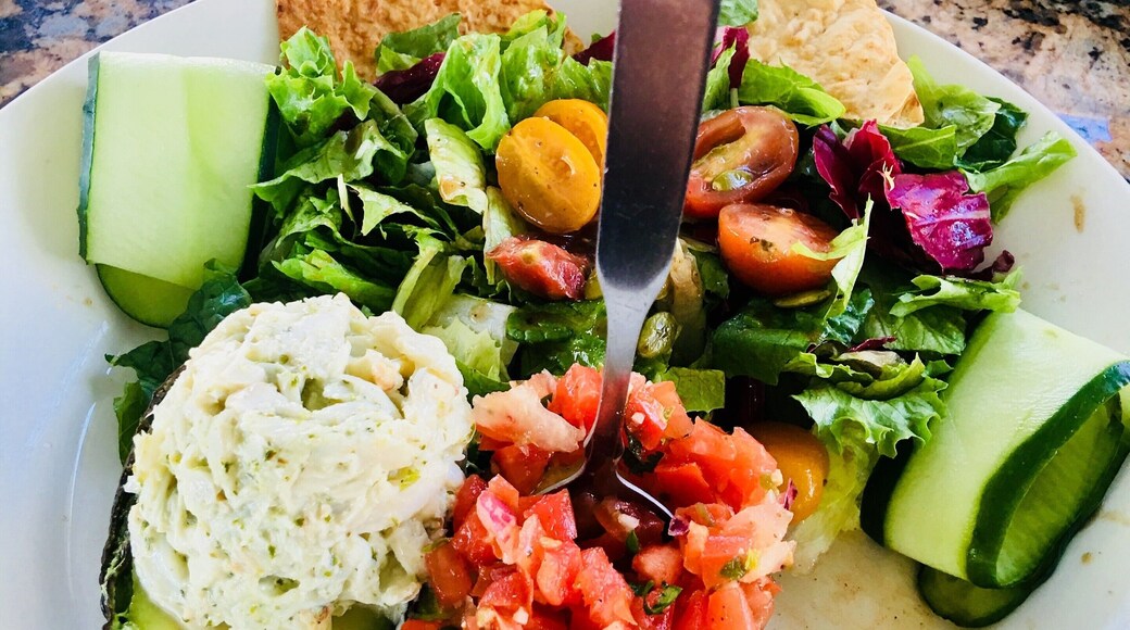 Who said a salad had to be boring? Checkout this healthy and colorful one from Bahama Breeze. #trovember