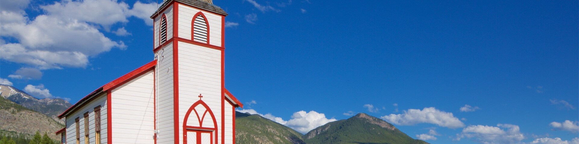 Invermere mostrando elementos patrimoniales, una iglesia o catedral y escenas tranquilas