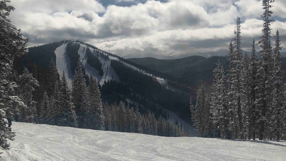 Summit of keystone skiing. Beautiful views, beautiful day! Fresh powder.