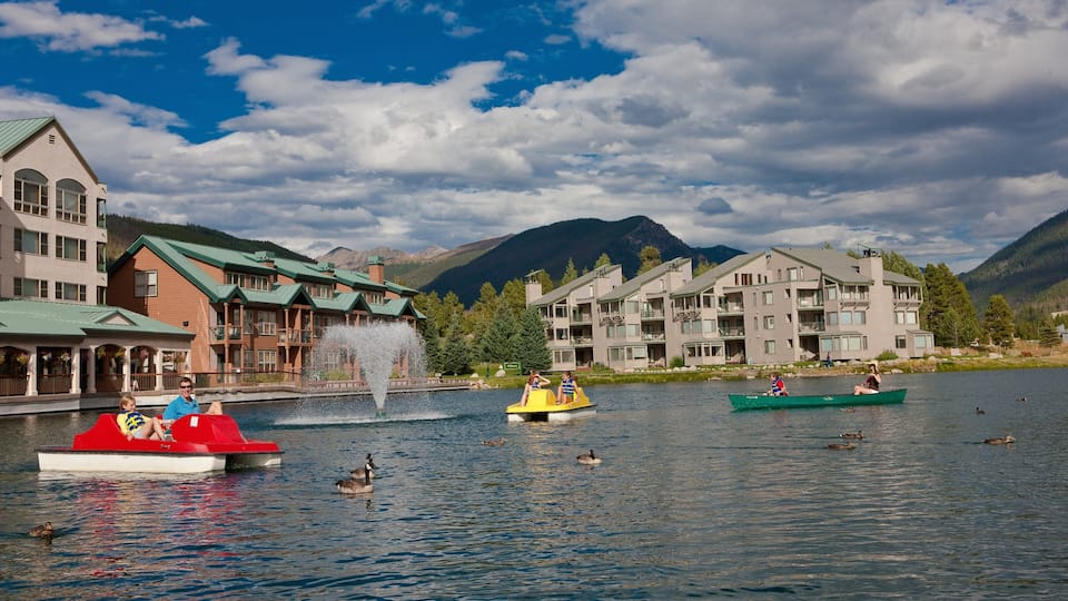 Keystone showing a lake or waterhole, kayaking or canoeing and a luxury hotel or resort