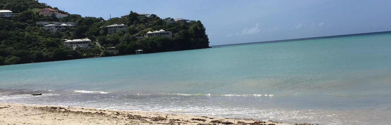 Another little gem just off the main road with a few choices of restaurants/bars. Perfect for floating one’s cares away.