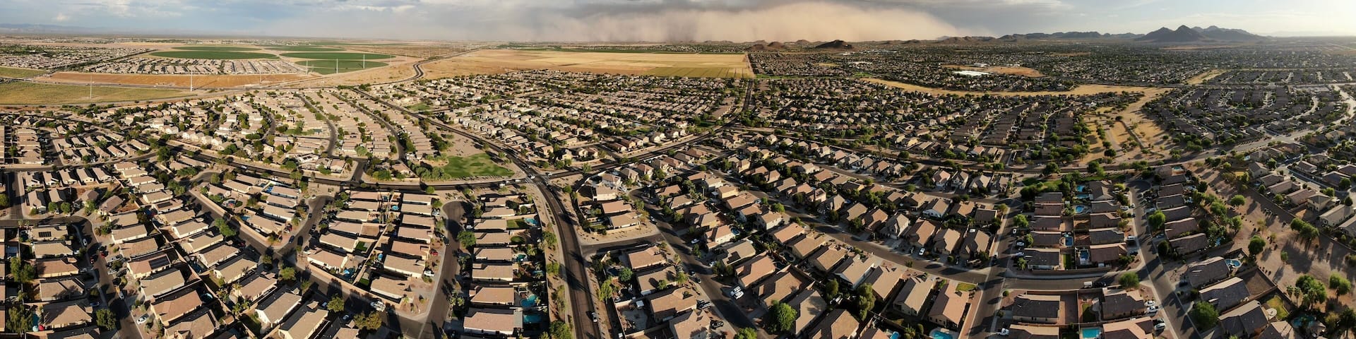 A large Haboob approaching the suburbs of Phoenix, Arizona.