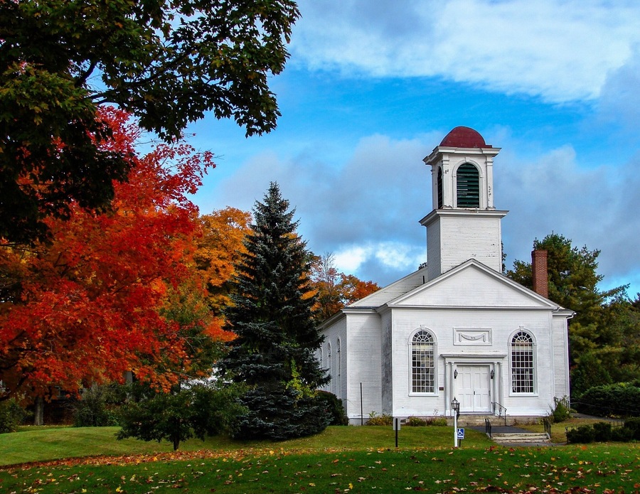 Gilmanton, NH is the town that was the inspiration for Peyton Place. It's a perfect spot to get a true New England fall foliage experience.