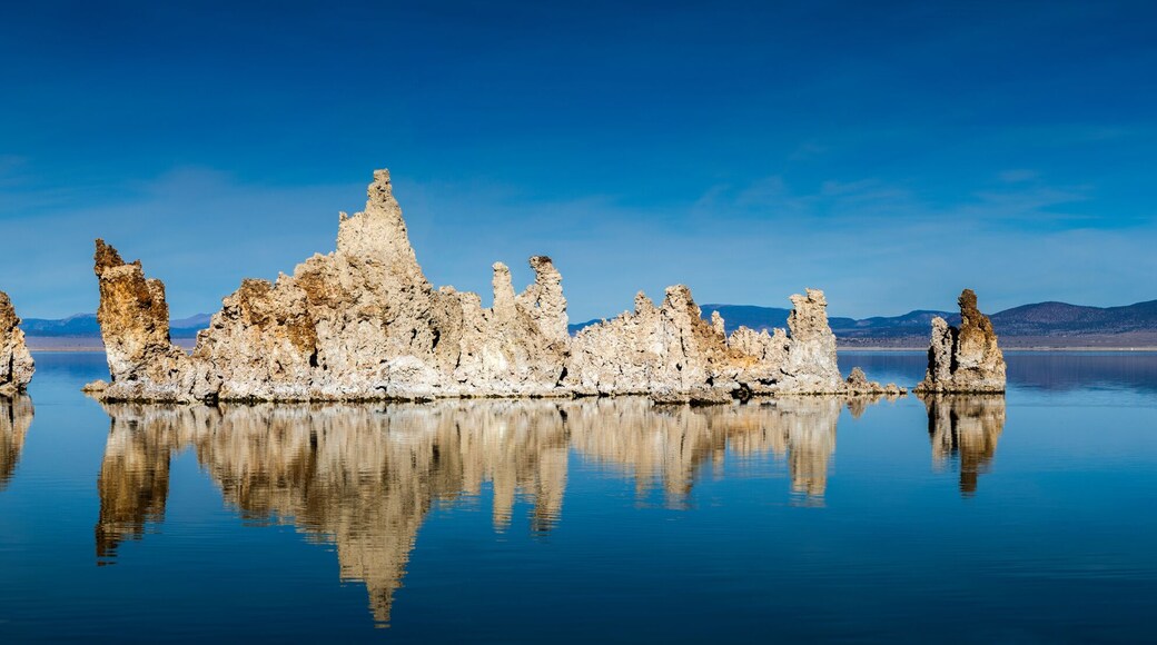 Panoramic view of the tufa towers in Mono Lake.