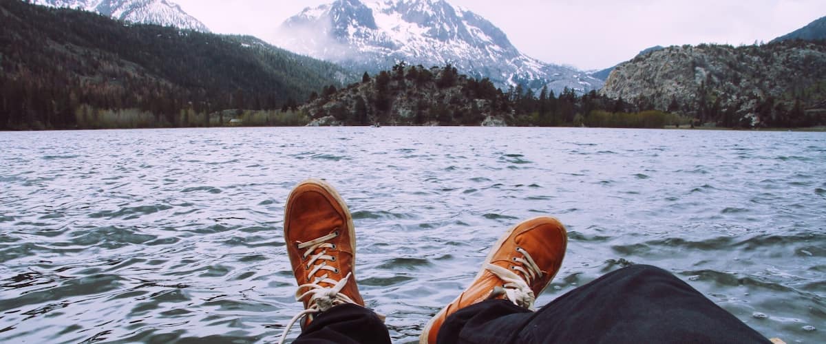 Gull Lake | Mammoth Lakes, California, USA | To look for a lake, find another one even more amazing with coffee for 10 cents in the fishermen's cabin, kayak rental that we always dreamed of having and this view as an extra for the whole life. #WinterWonders