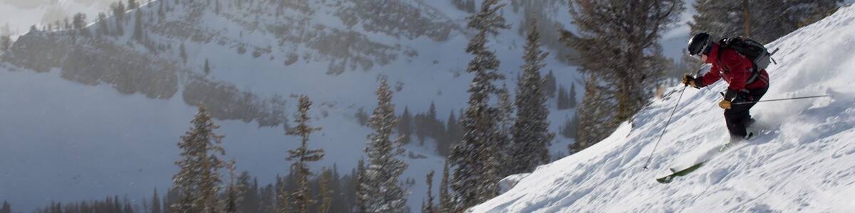 Great mountain but it can get very cold, remember to bring a lotta layers!