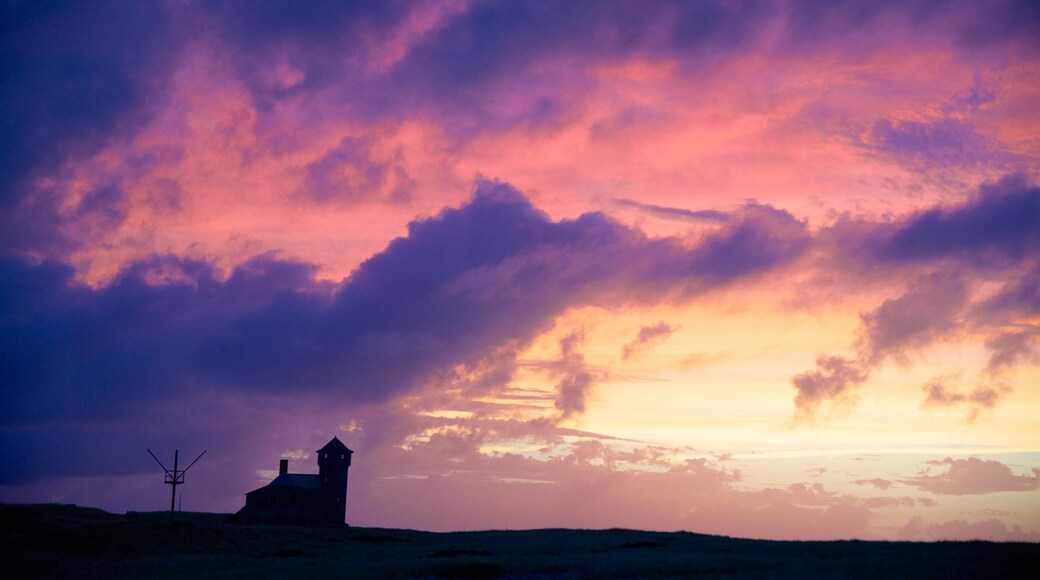 Eastham que incluye una puesta de sol