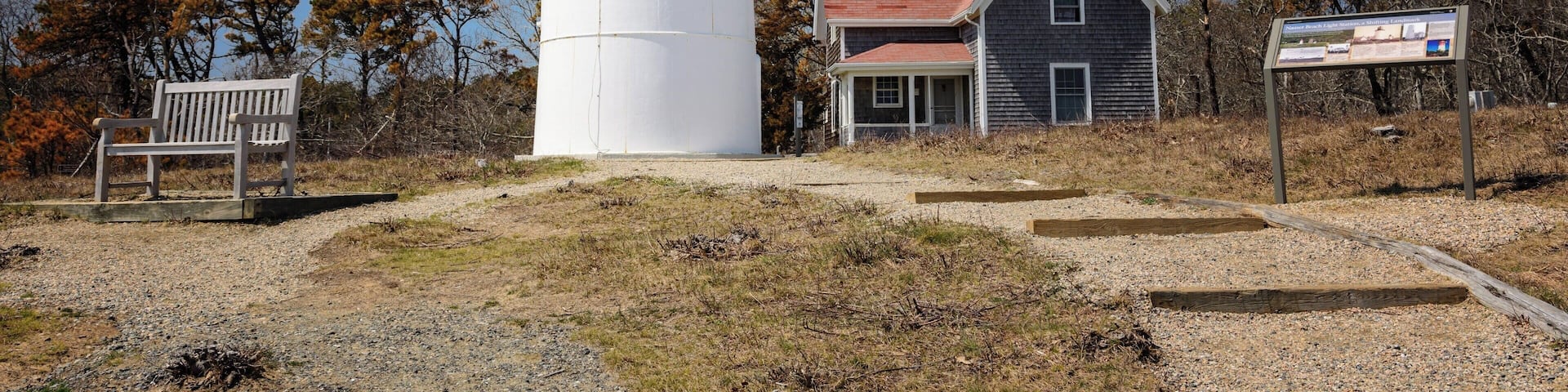 This particular lighthouse is the one that appears on the Cape Cod potato chips bags. It is a beautiful, old and well-preserved structure, placed in an amazing location and easily accessible by car. There is plenty of parking lots nearby so relax and enjoy the visit.
#Architecture #Lighthouse #Landmark