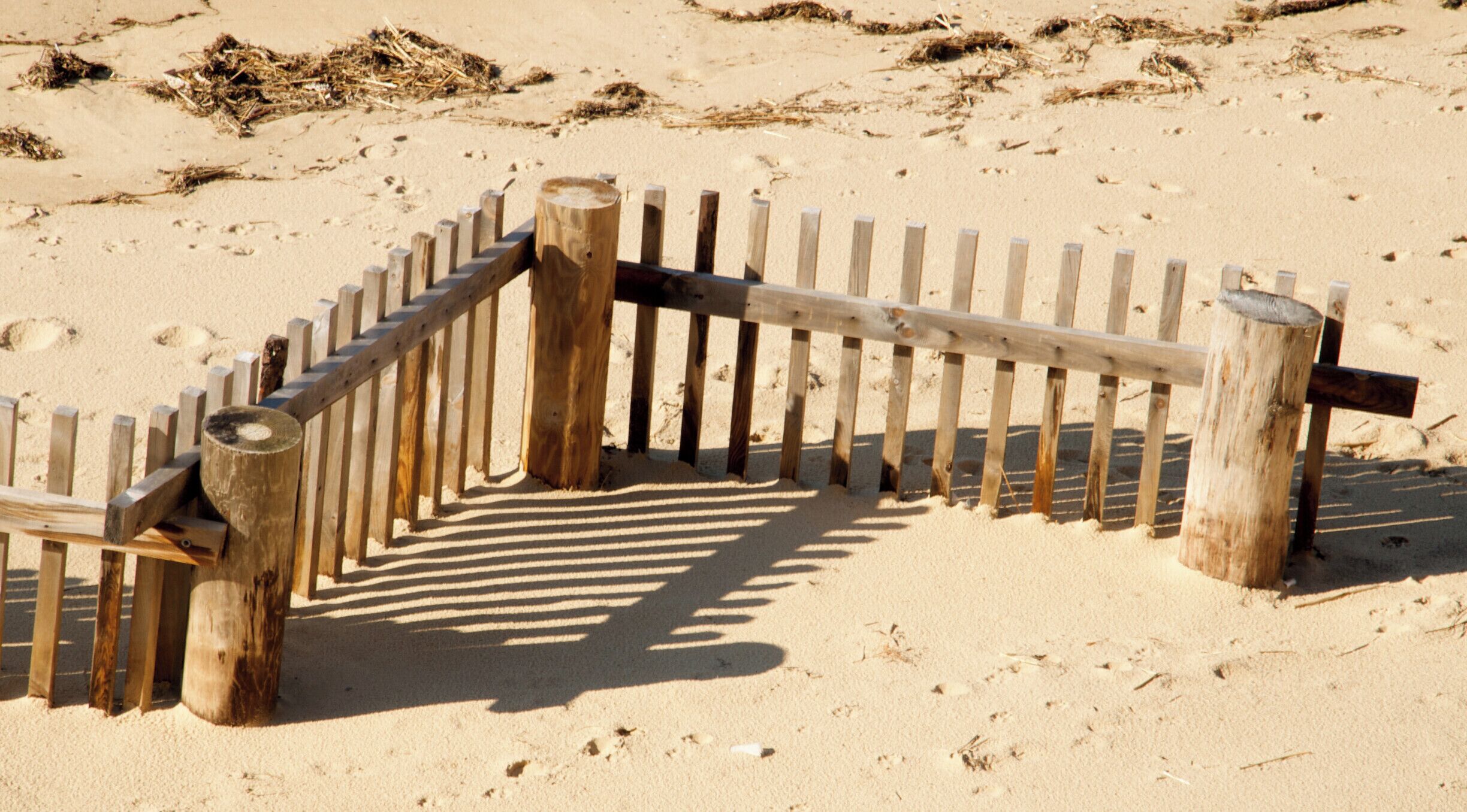 Located in Eastham, Massachusetts this beach is so named as it was the location where in 1620 the Pilgrims coming ashore from the Mayflower first encountered the Nauset Indians.  This is a great beach for young children.  Low tide features tidal pools, soft sand, and lots of hermit crabs, small fish and other aquatic life.  High tide arrives with a gentle surf and gradual drop off.