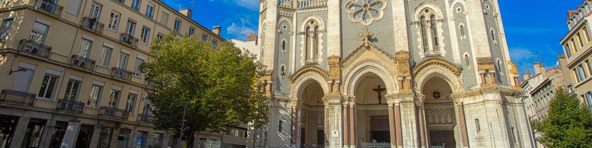 cathédrale Saint Charles dans le ville de Saint-étienne (France)
