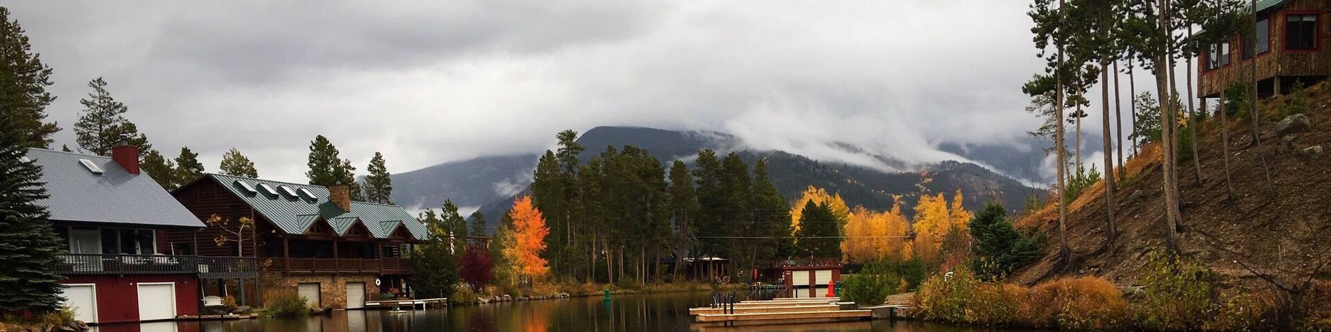 Cool fall morning at Shadow Mountain