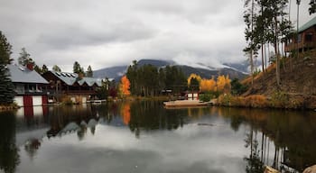 Cool fall morning at Shadow Mountain