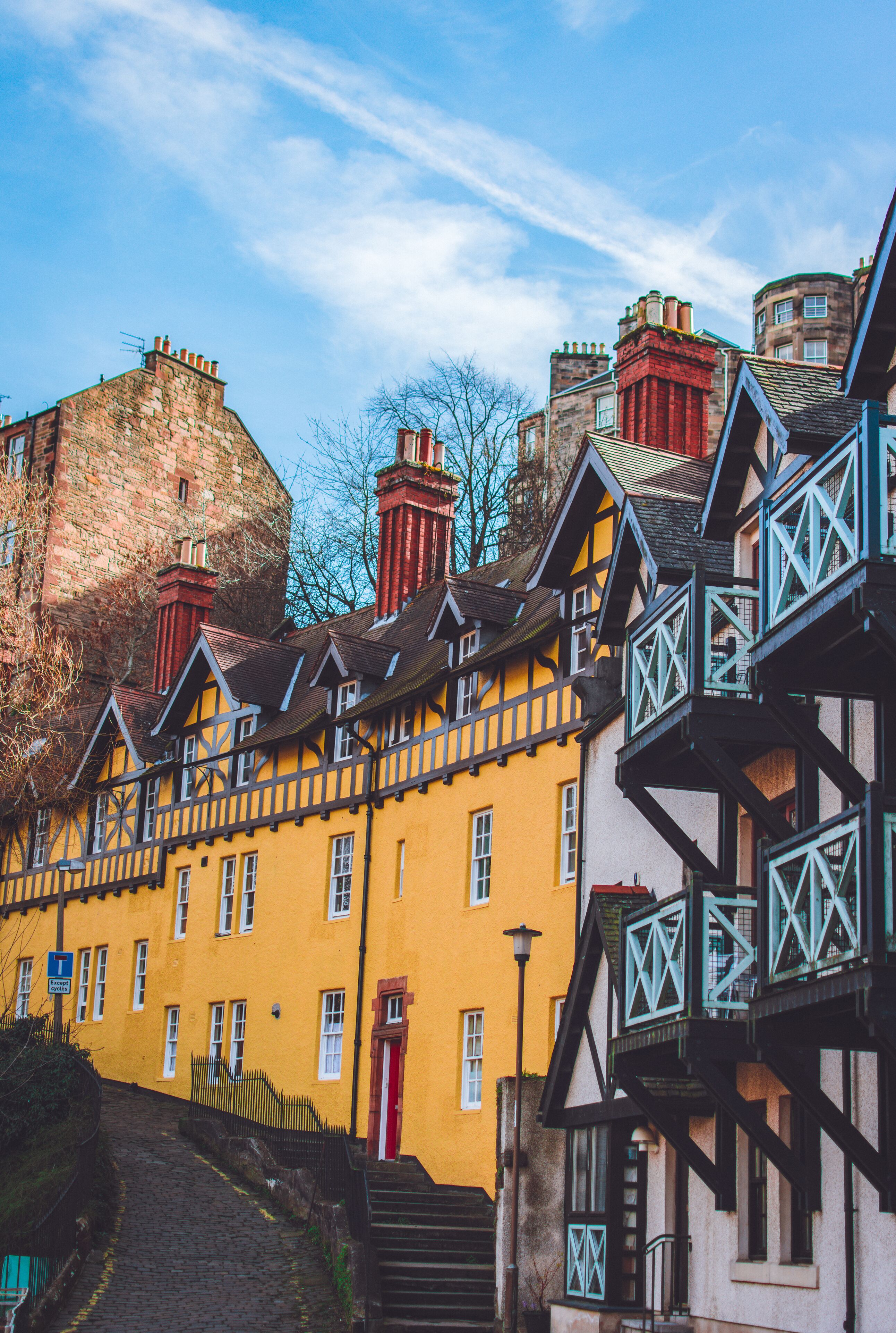 Dean Village,meaning deep valley, is a former village and was the centre of grain milling area for more than 800 years. 
🌳It was a separate village until 19th century when it became part of Edinburgh. 
🌳You should definitely visit The Water of Leith walkway which follows the river Balerno,at the foot of the Pentland Hills,to the sea at Leith.
.