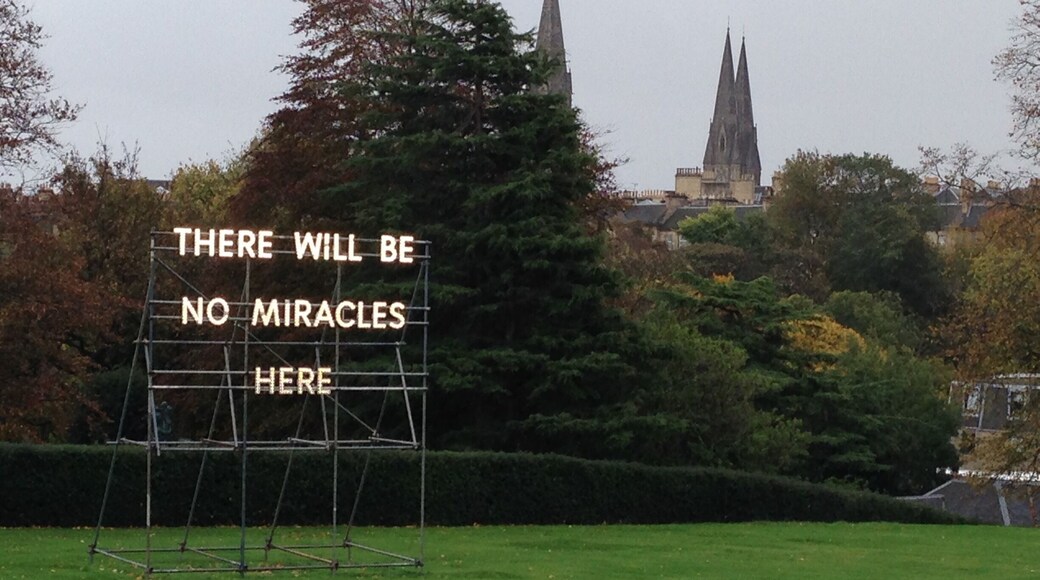I love this piece by a Scottish artist at the National Gallery of Scotland. #green #edinburgh