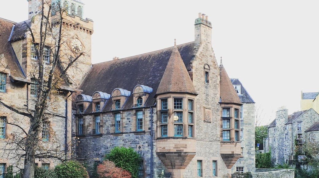 The most beautiful village 10 minutes outside of Edinburgh
#Edinburgh #Scotland #UnitedKingdom #Rivers #BeautifulBuildings
