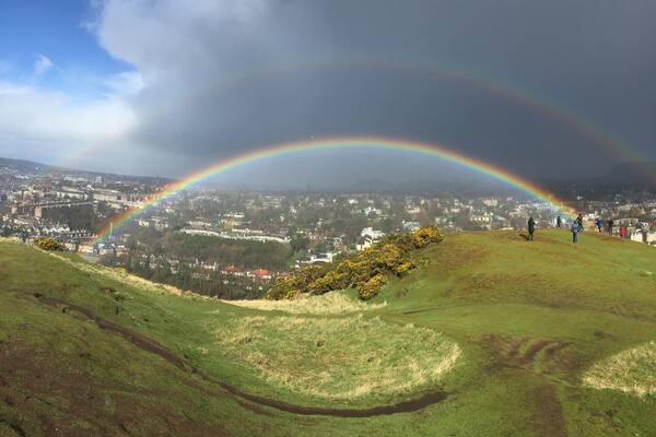 Double Rainbow over Edinburgh singles shower over