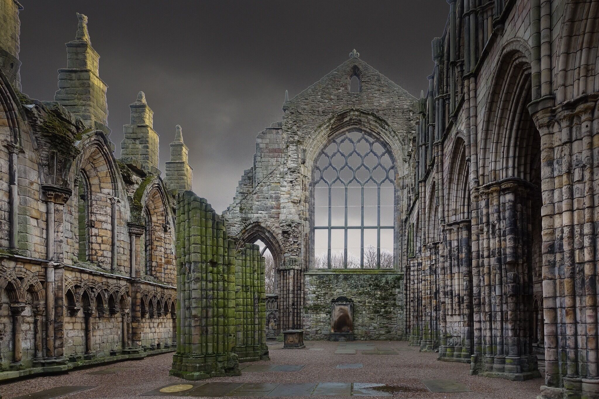 The Abbey was founded in 1128 by King David I.  It was used as a Parish church until the 17th century and has been ruined since the 18th century. Well worth a visit if you are in Edinburgh. #InStone