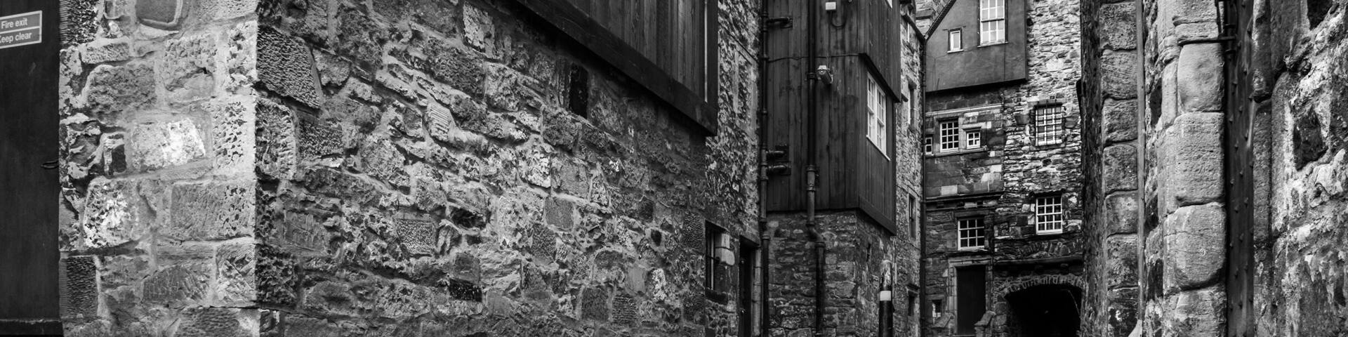 Bakehouse Close
© Paul Cunningham-Edinburgh Photo Guy
Bakehouse Close, Canongate on Edinburgh's Royal Mile is one of my favourite closes, because it's so well preserved. Edinburgh Heritage have documents from the 1700's with all the names of the people that lived in the historic close, including Lord Adam Gordon; David Doig, merchant; William Dunbar, weaver and Ewen. Visiting here gives a good impression of what living in the old city must have been like.