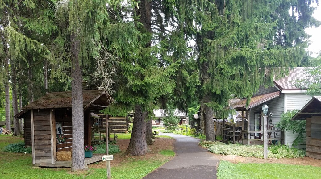 Sweet little village.
Rich with history and talent!