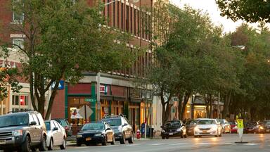 Great Barrington que incluye vistas a la ciudad